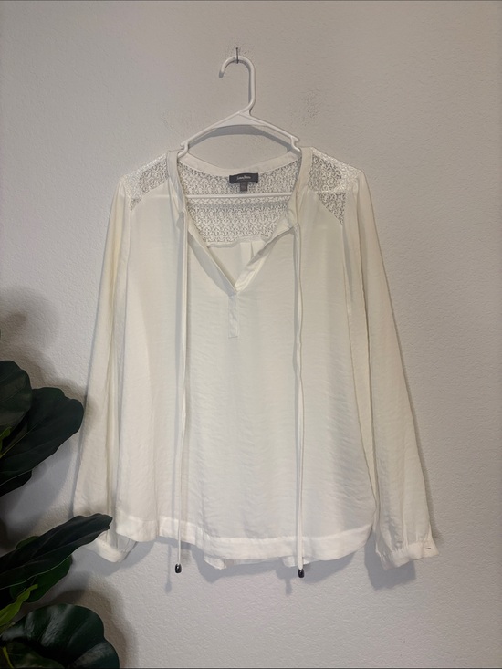 Neiman Marcus Tops - Neiman Marcus off White Crochet-Back peasant Top long sleeves medium